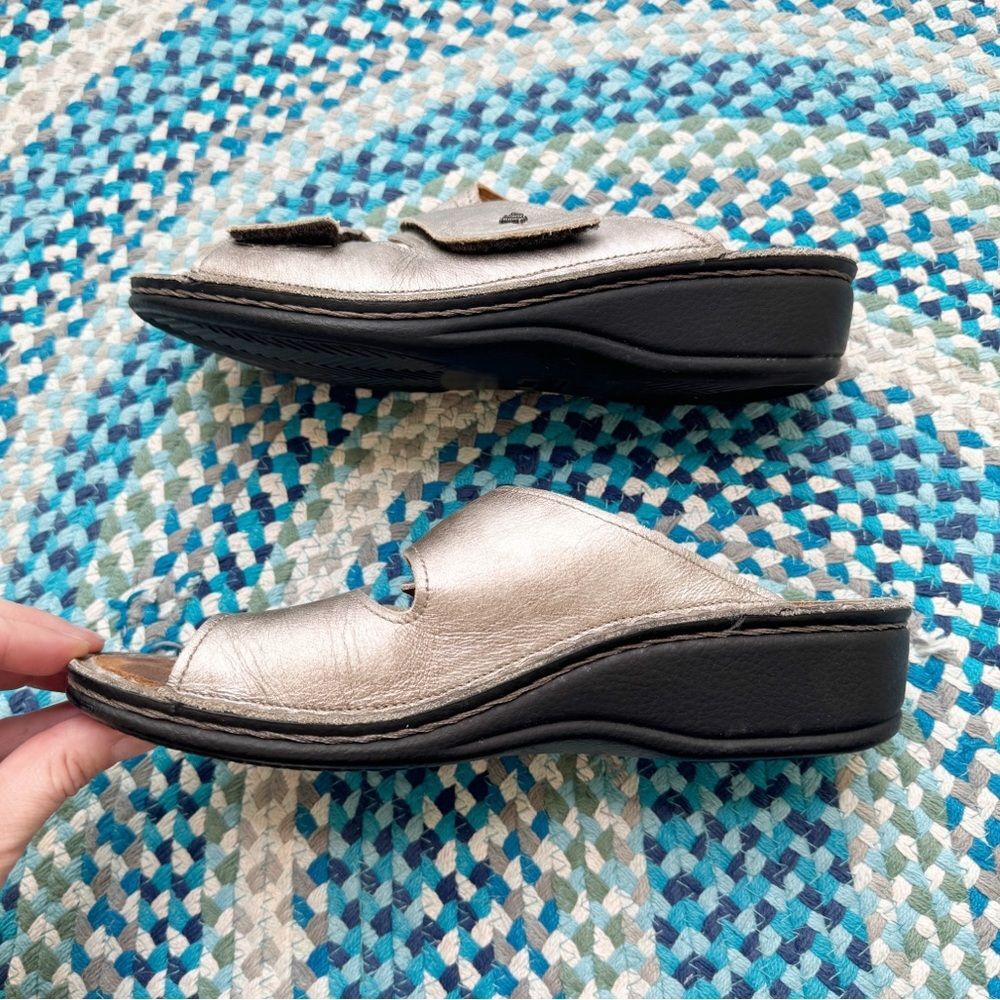 Finn Comfort Low Platform Gold‎ Strap Sandals - Picture 3 of 7